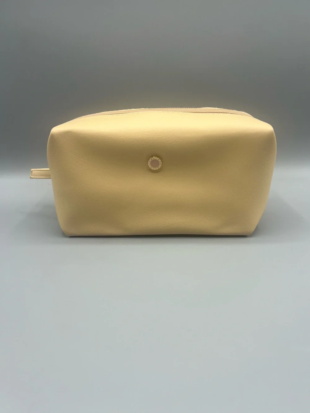 Emirates x BVLGARI Women’s Cream Business Class Amenity Kit Cosmetic Bag